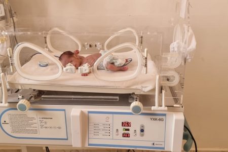 ولادة طبيعية و رعاية طبية لتوأم خدج بمصحة القلعة